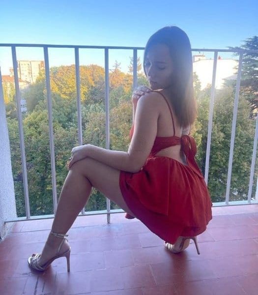 I am in Elche,recently arrived in this city and I would like to meet fun and friendly men who want to do things. do many things, I am the best companion for you. I consider myself super nice, fun and I like the idea of ​​getting to know the city well... You can call me or send me a message, I have whatsapp.